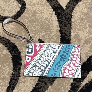 NWOT Slim Echo Wrislet Cardholder
